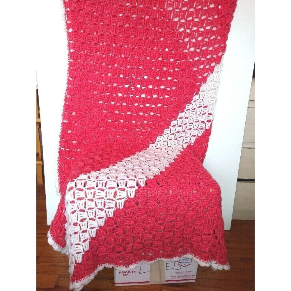 Afghan Throw Salmon pink Ivory 73.5" x 79.5" Granny blanket sofa bed LOVELY EUC
